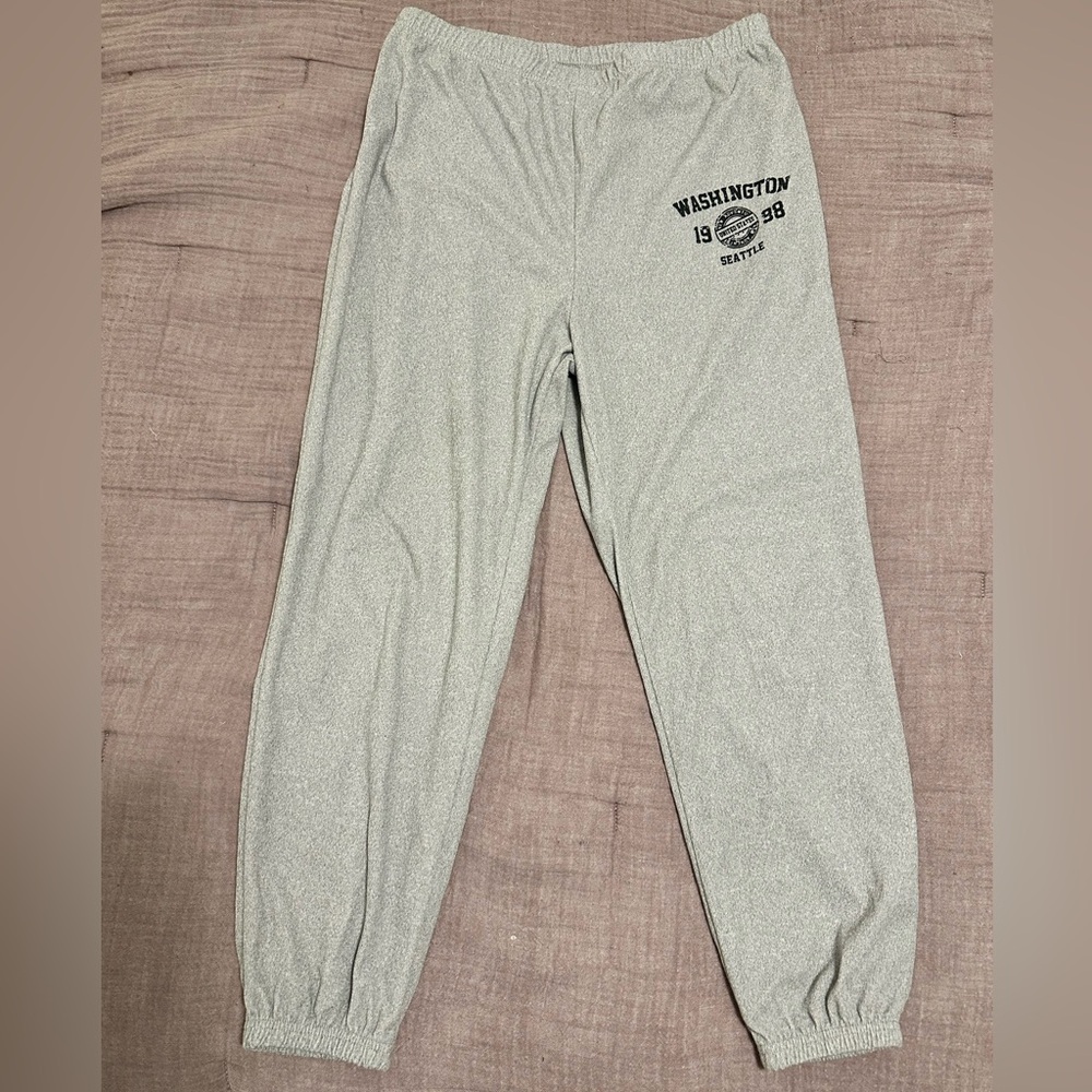 Seattle Washington Graphic Print Maternity Sweatpants in Size Small